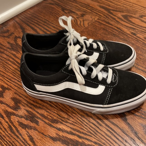 Vans - Picture 2 of 2